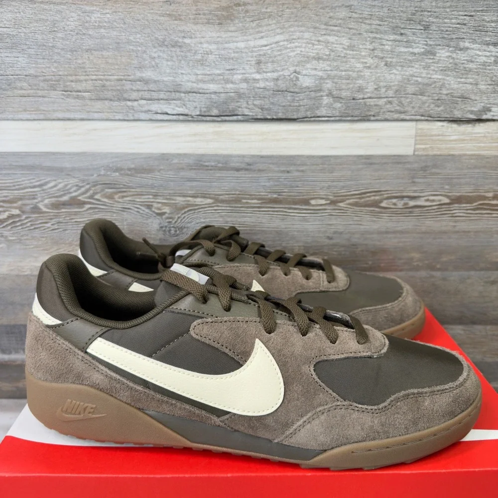 Nike Terra Manta SDE Mens Size 11 Casual Suede Sneakers Dark Hazel Coconut Milk